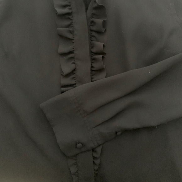 CeCe by Cynthia Steffe Black Ruffle Long Sleeve Button Front Top - Picture 6 of 6